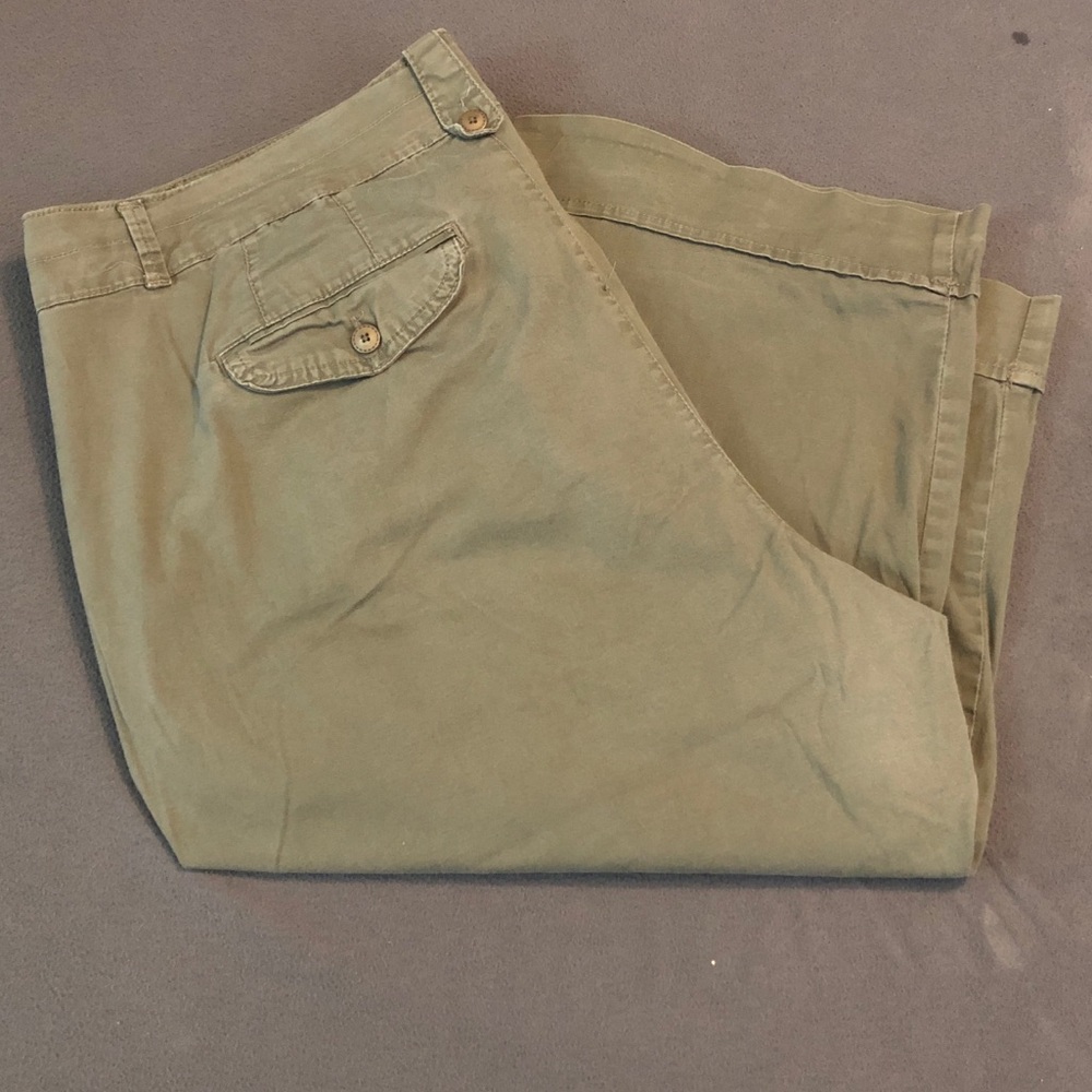 Gloria Vanderbuilt 20W Olive Green Capris